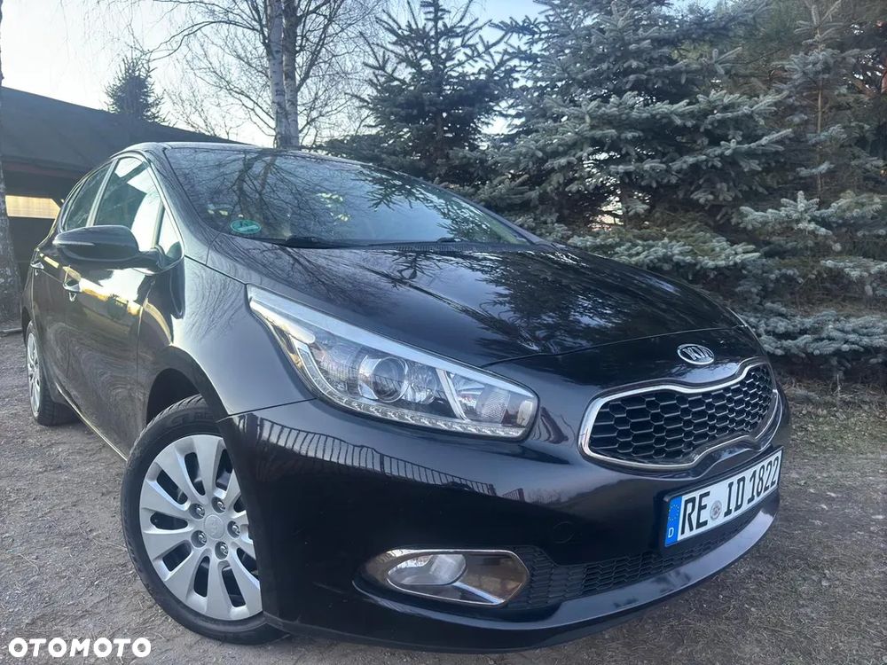 Kia Ceed 1.4 CVVT Dream Team Edition - 1