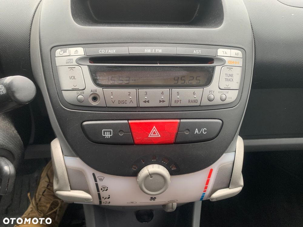 Toyota Aygo 1.0 VVT-i Luna MM A/C - 18