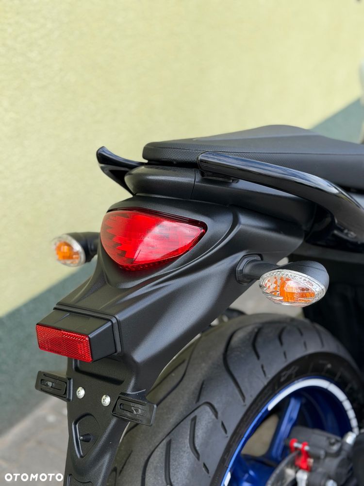 Suzuki Gladius - 12