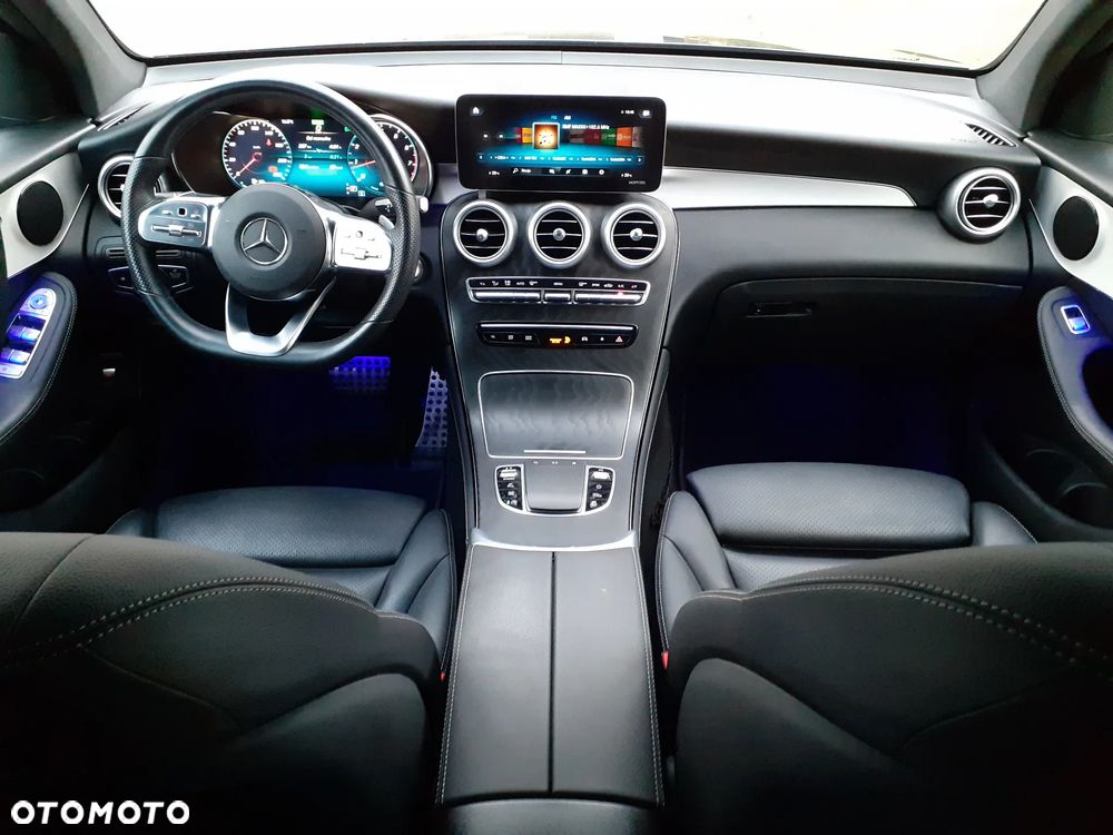Mercedes-Benz GLC 200 4Matic 9G-TRONIC AMG Line - 24