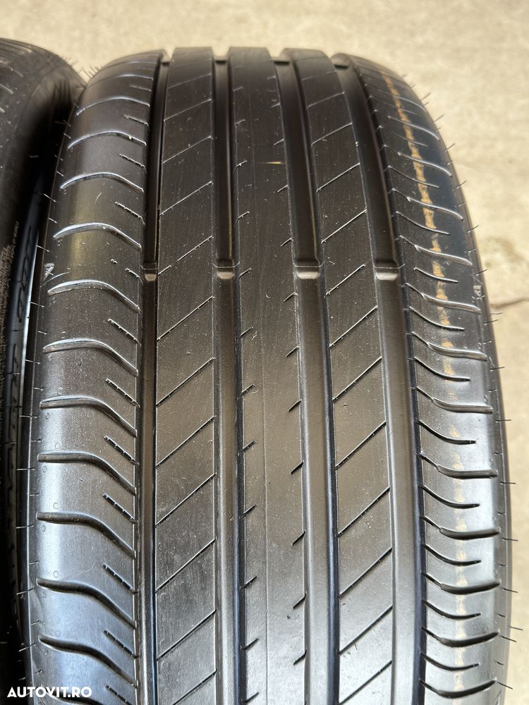 Vând 2 anvelope 235/45/19 Dunlop de vară ca noi - 4