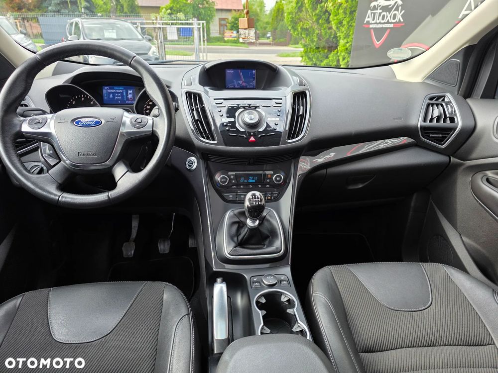 Ford Kuga 2.0 TDCi 2x4 Titanium - 16