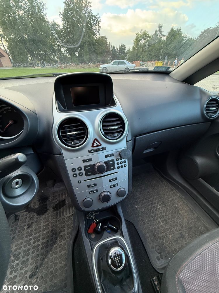 Opel Corsa 1.4 16V Sport - 24