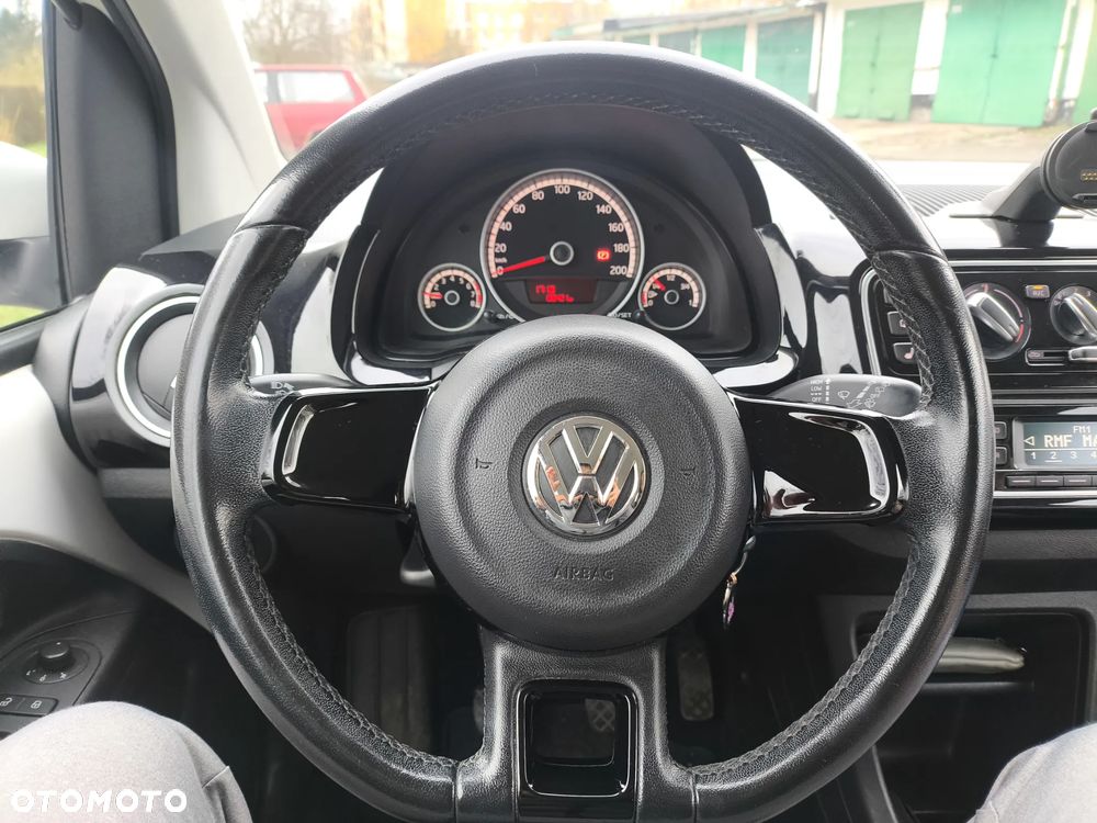 Volkswagen up! 1.0 high - 18