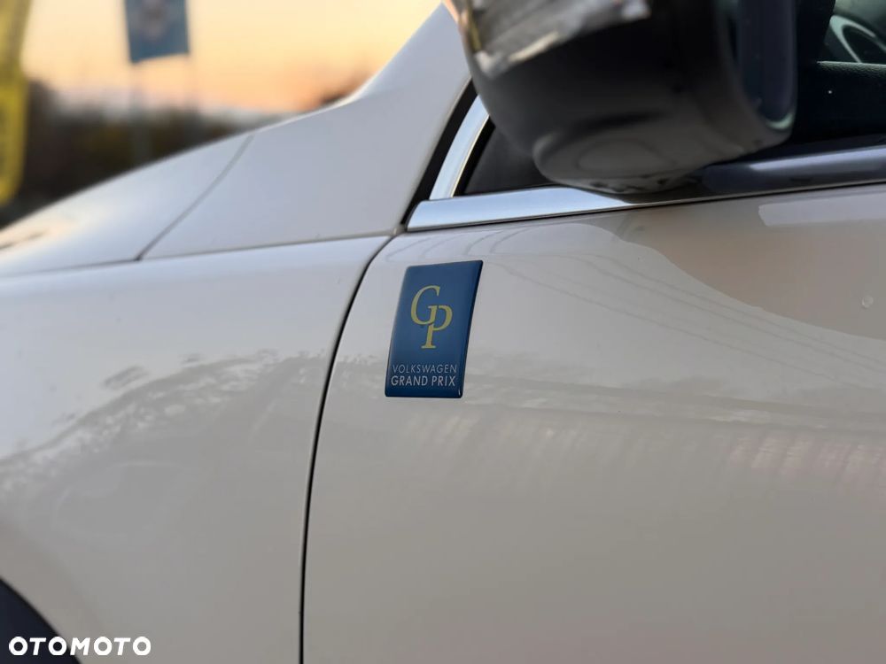 Volkswagen Tiguan 2.0 TDI 4Mot Perfectline R-Style - 11