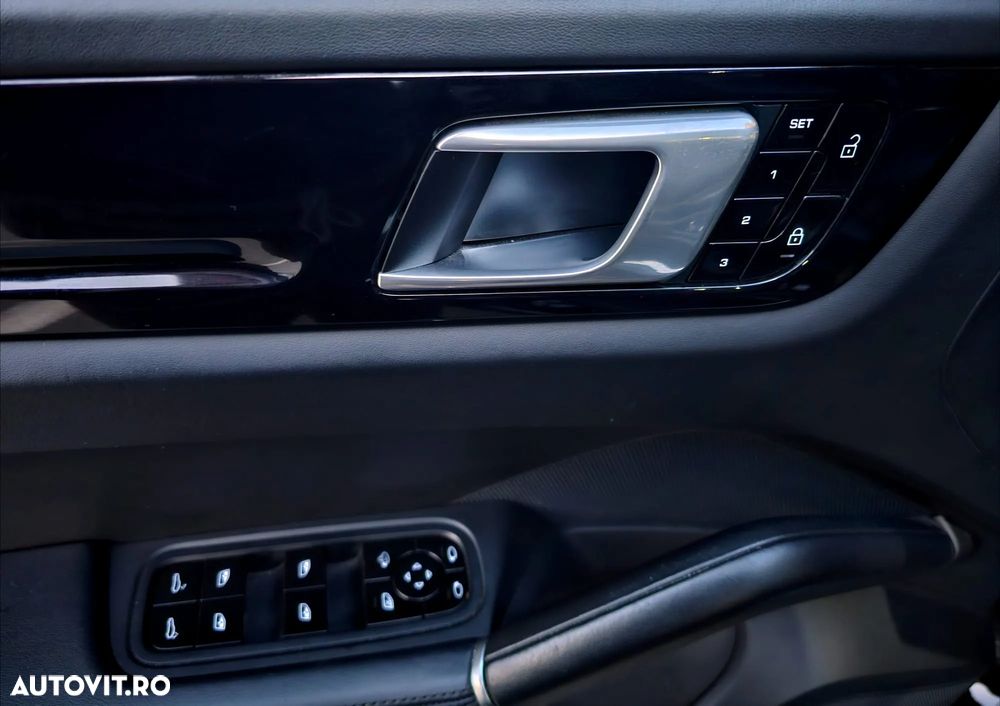 Porsche Cayenne Tiptronic S - 6