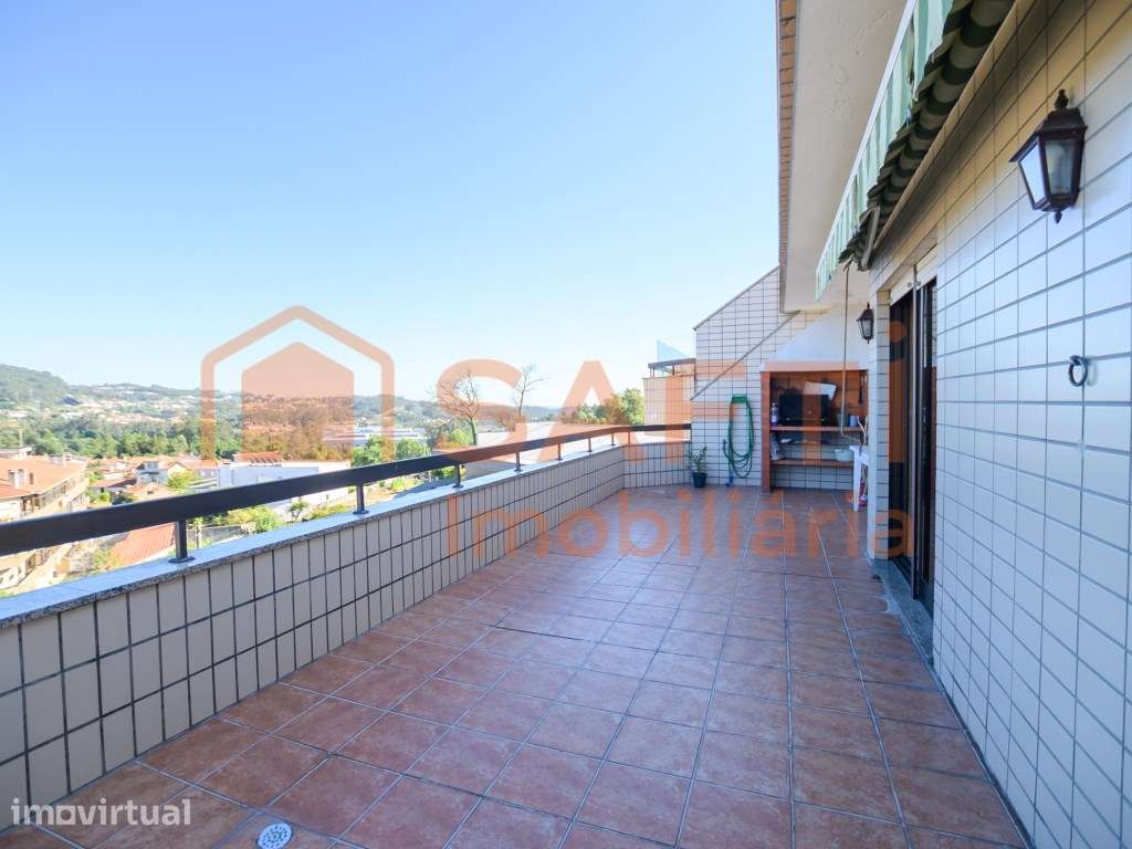 T2 DUPLEX COM TERRAÇO - Grande imagem: 2/34