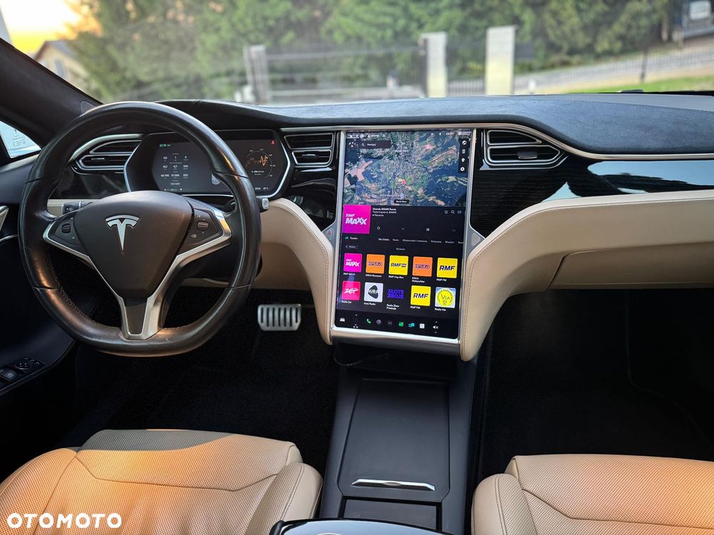 Tesla Model S - 27