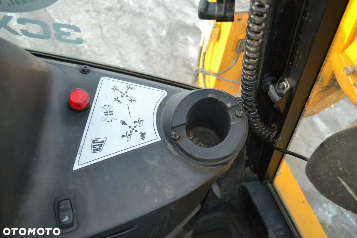 JCB 3CX - 37