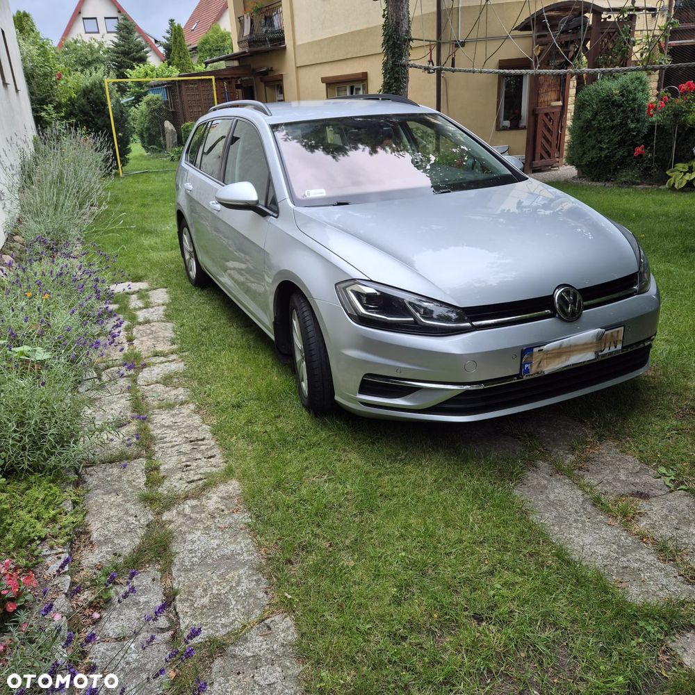 Volkswagen Golf - 1