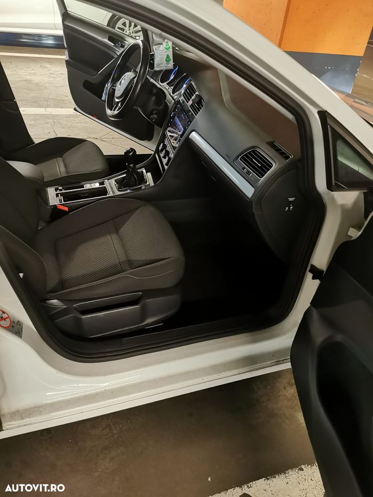 Volkswagen Golf 1.6 TDI SCR Trendline - 11