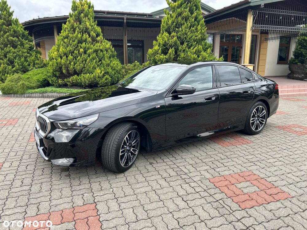 BMW Seria 5 520i M Sport Edition - 1