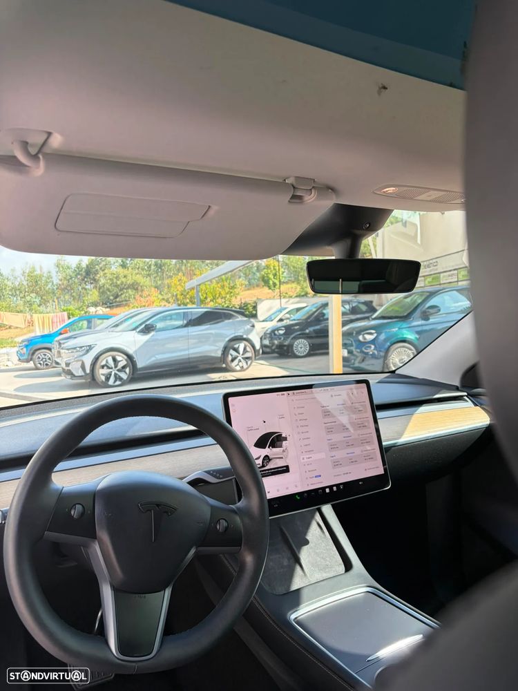 Tesla Model Y Standard - 12