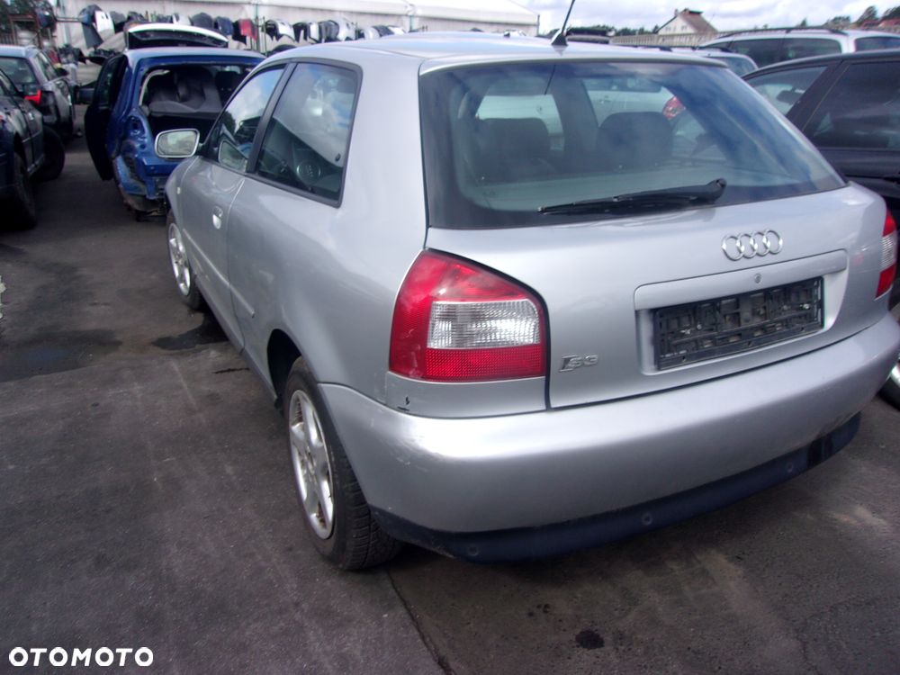 LAMPA TYŁ LEWA lub PRAWA AUDI A3 8L Lift - 1