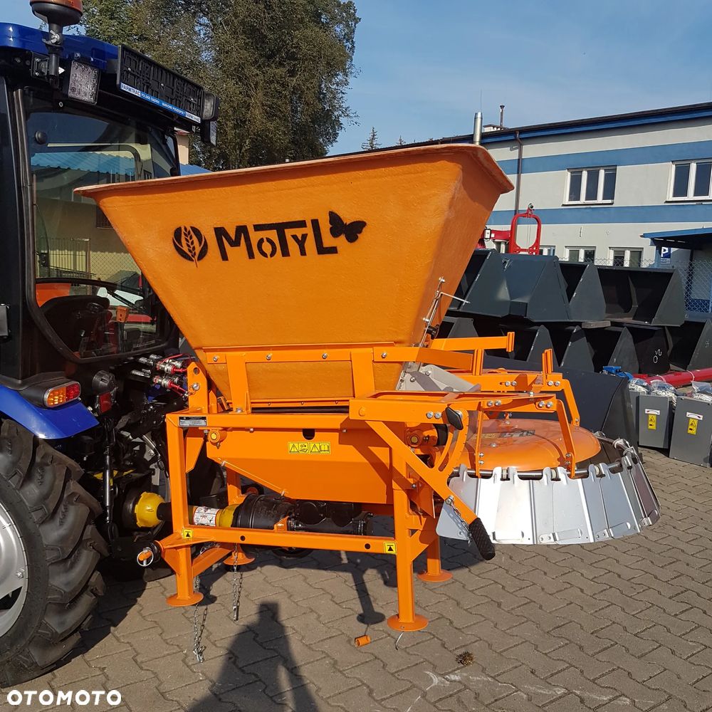 POM Augustów Piaskarka rozsiewacz nawozów MOTYL 400kg, 600kg - 18