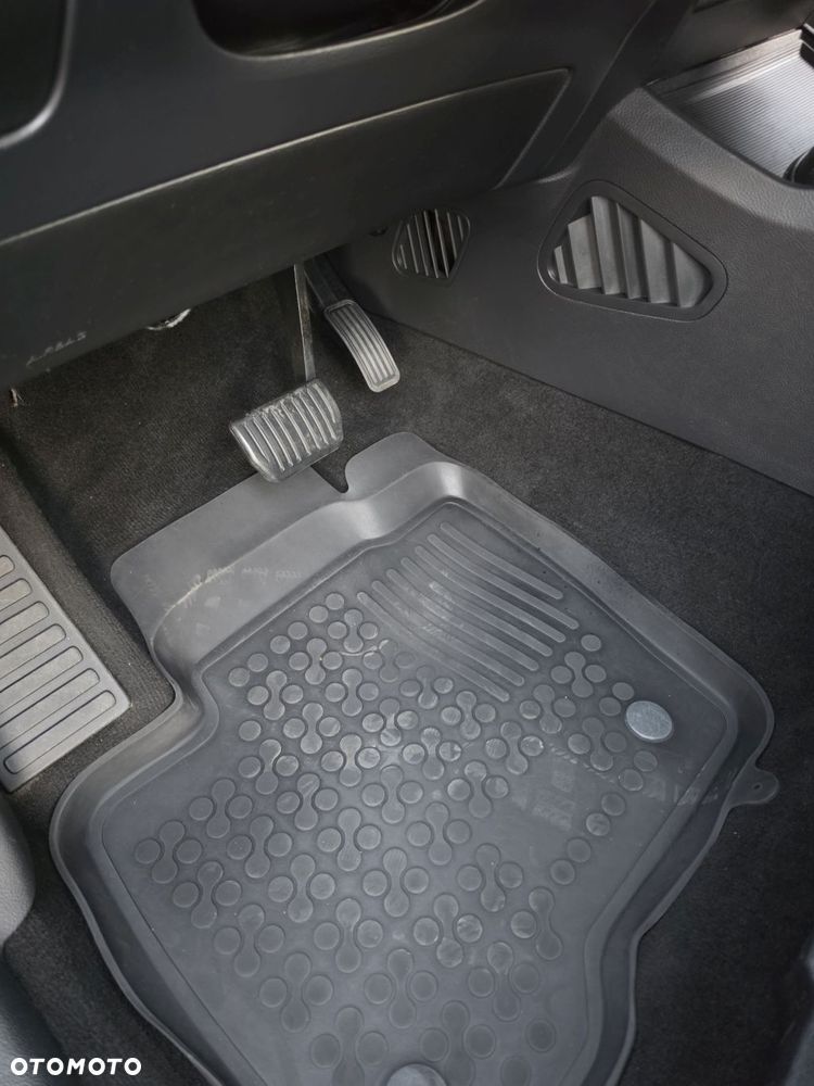 Ford S-Max - 31