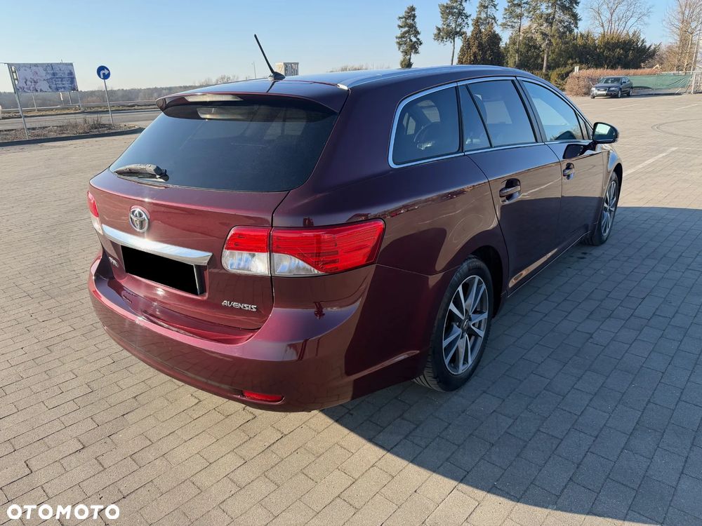 Toyota Avensis - 6
