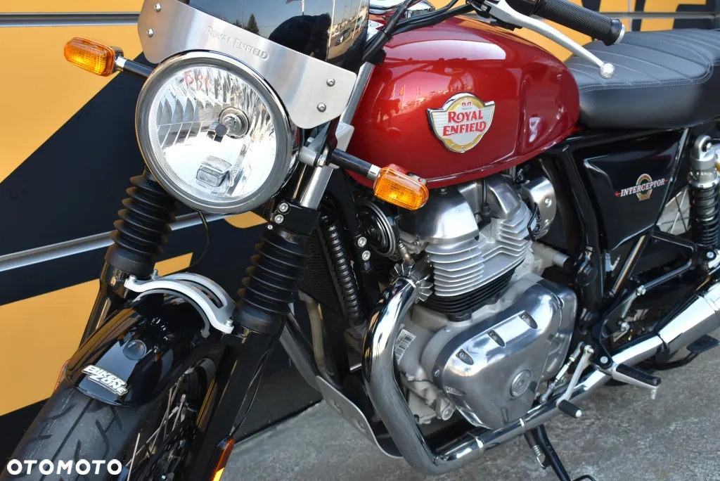 Royal Enfield Interceptor - 23
