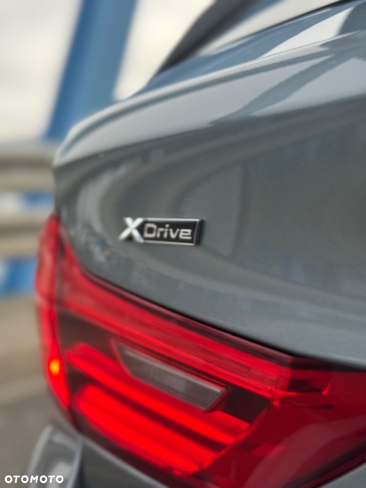 BMW Seria 5 530d xDrive Touring - 15