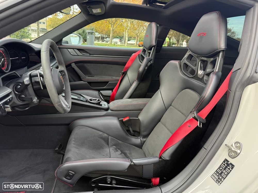 Porsche 911 (992) Carrera 4 GTS PDK - 20