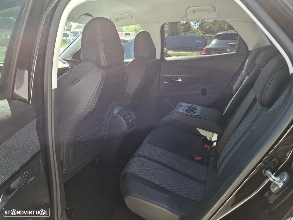 Peugeot 3008 PureTech 130 Stop & Start GPF Allure - 32