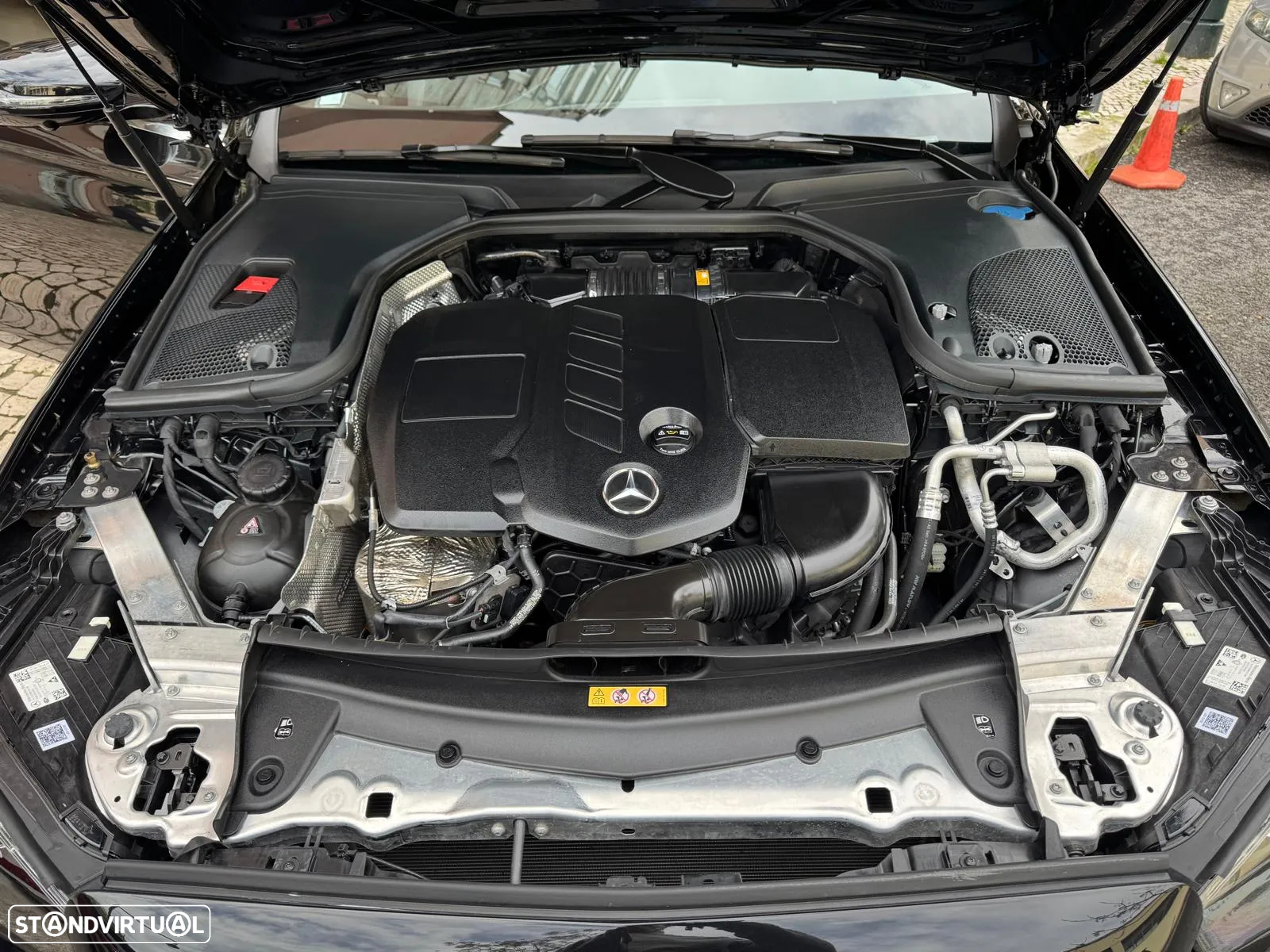 Mercedes-Benz E 220 d AMG Line - 32