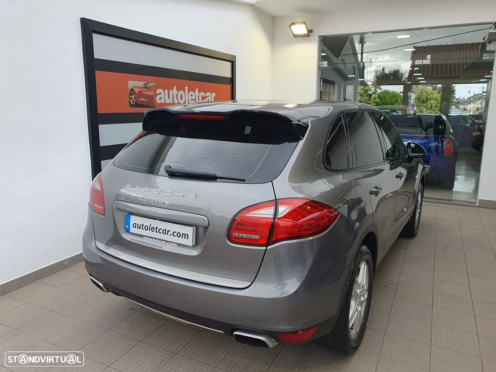Porsche Cayenne S - 8