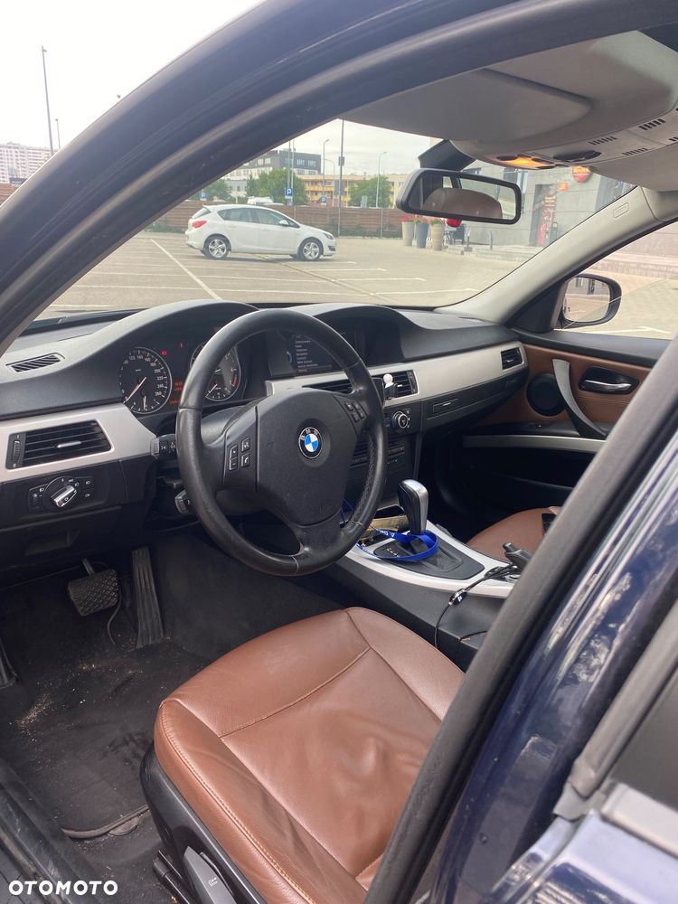 BMW Seria 3 318i - 24
