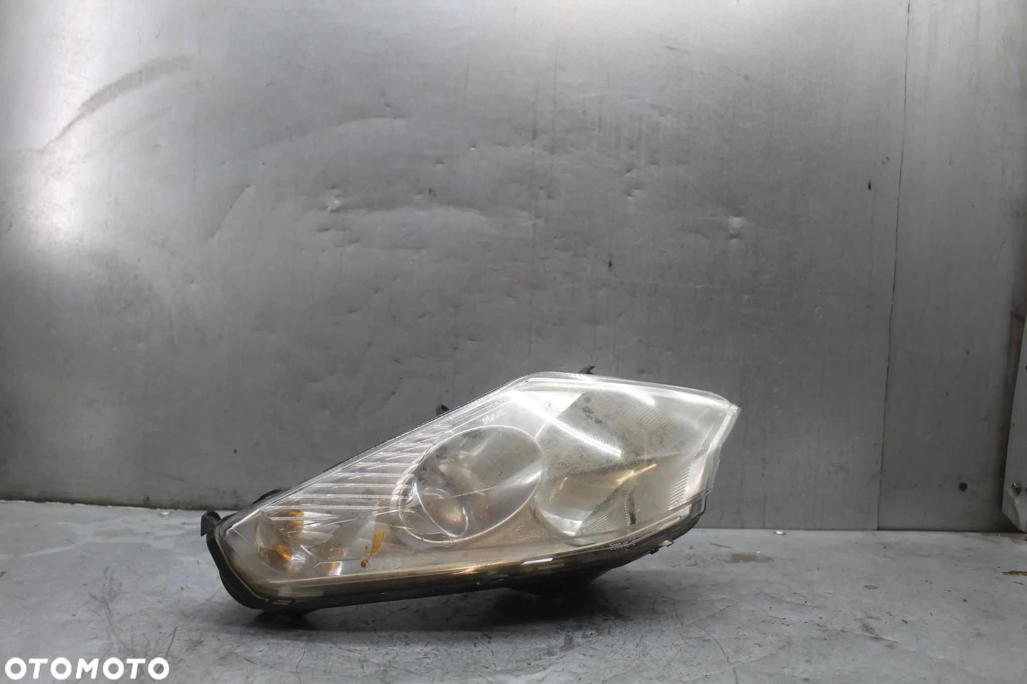 Peugeot Satelis 125 Lampa przód przednia reflektor - 1