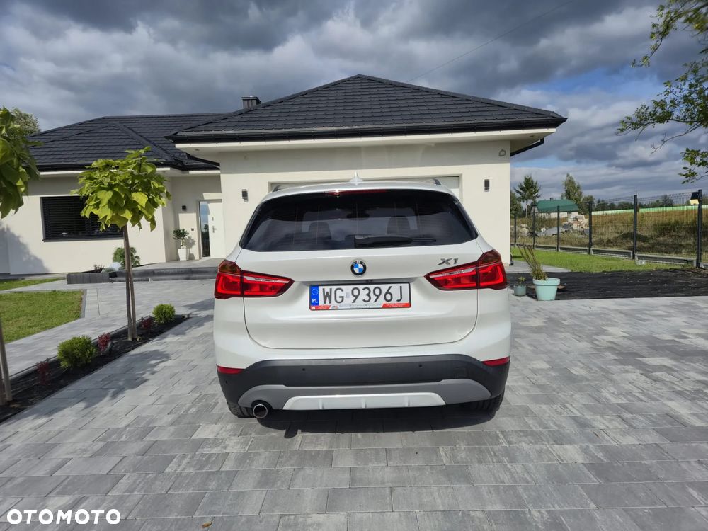 BMW X1 sDrive18d Sport Line sport - 6