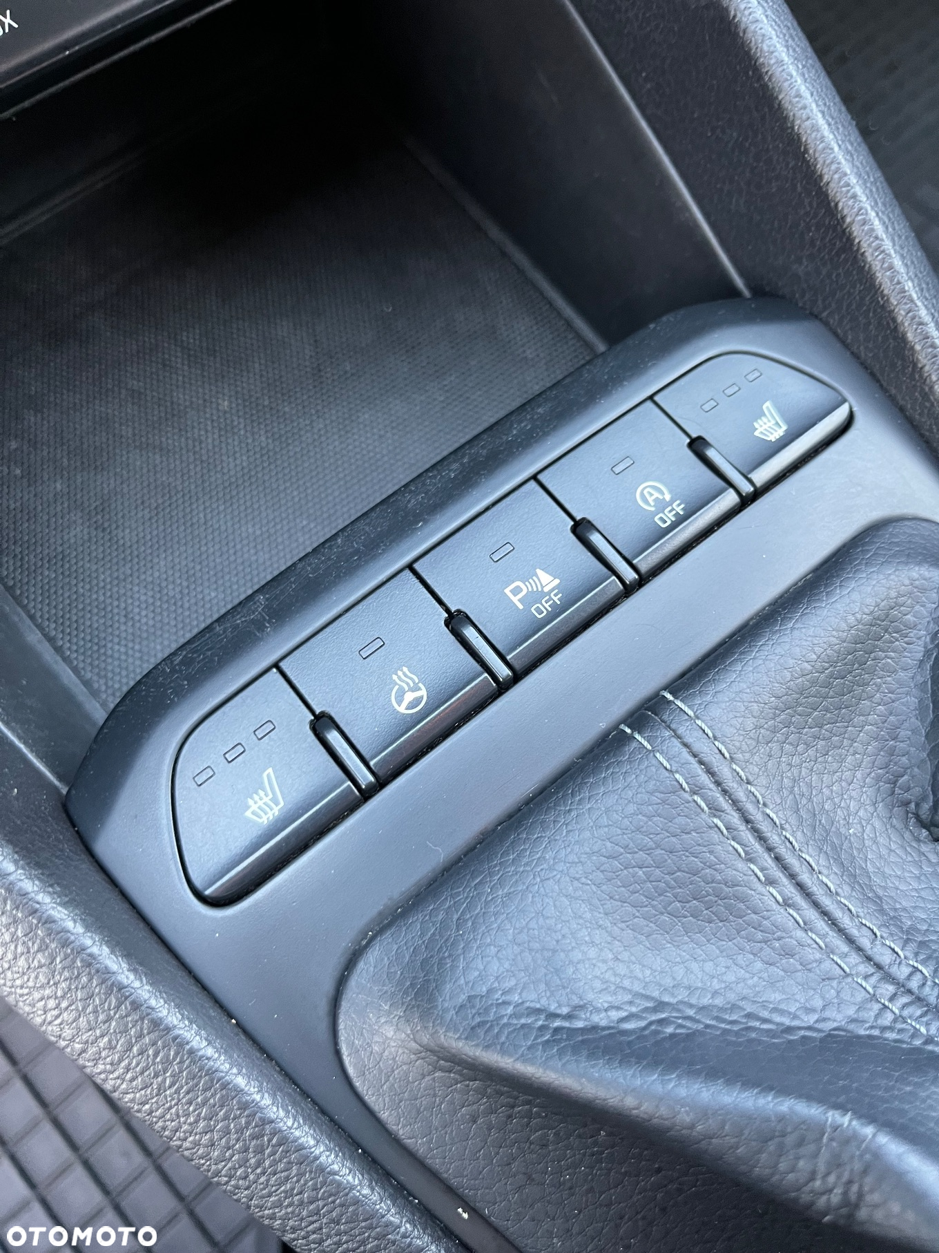 Kia Rio 1.2 L - 8