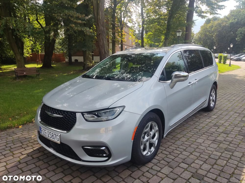 Chrysler Pacifica - 2