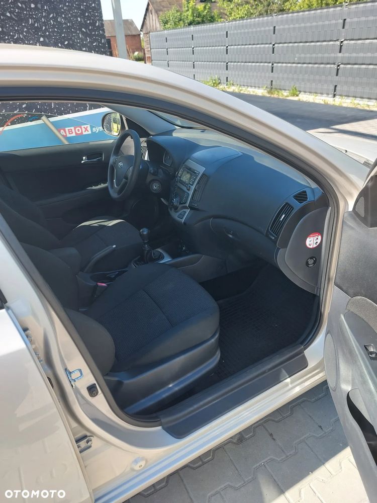 Hyundai i30 1.6 Comfort EU5 - 7