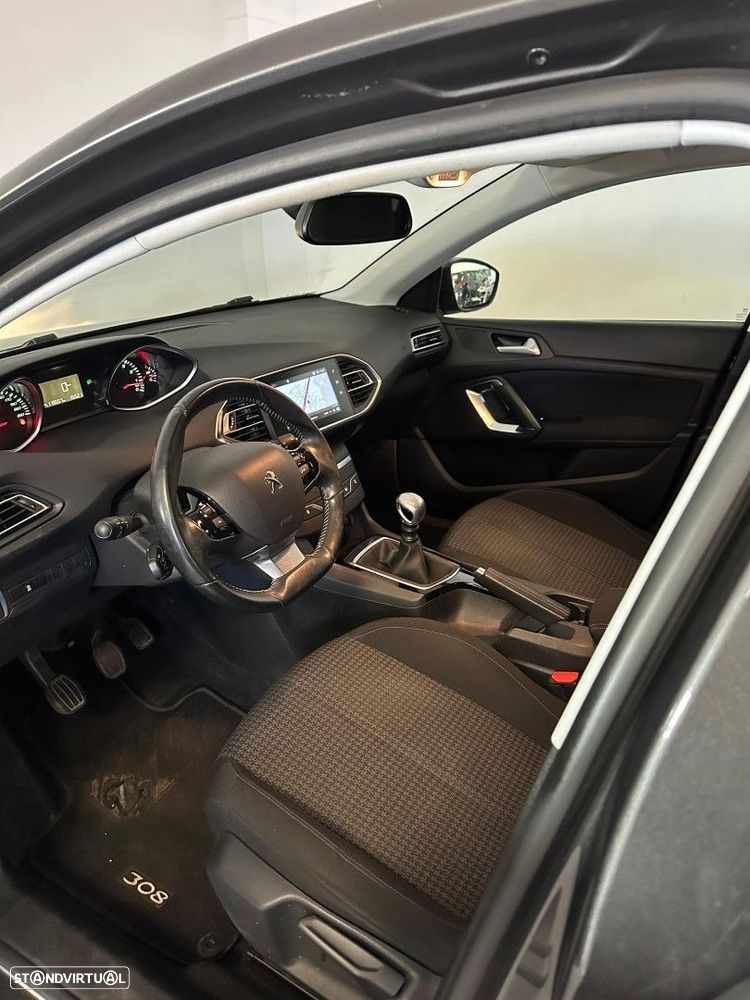 Peugeot 308 1.2 PureTech Style J17 - 10