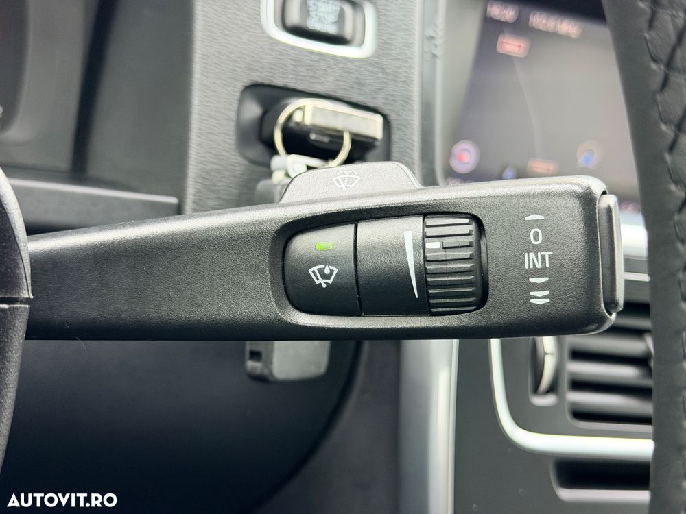 Volvo S60 D3 Geartronic Momentum - 30