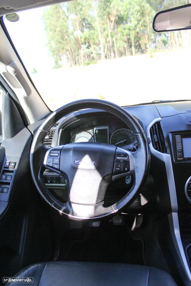 Isuzu D-Max 2.5 DTi CD 4WD LS Sport Edition - 24