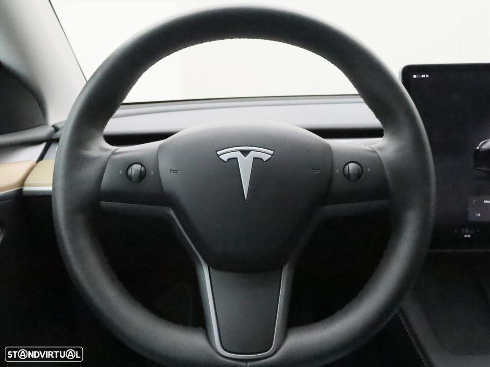 Tesla Model Y RWD - 7