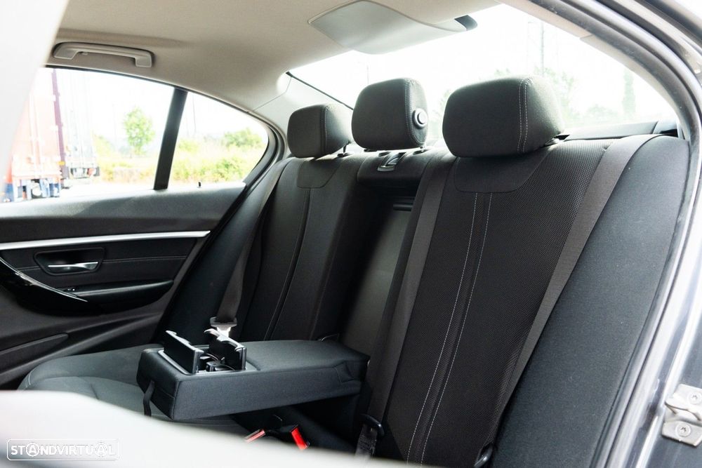BMW 320 d Efficient Dynamic Edition Sport Line - 10