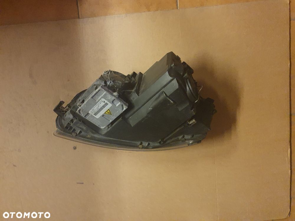 REFLEKTOR PRAWY AUDI A3 8P XENON EUROPA - 5