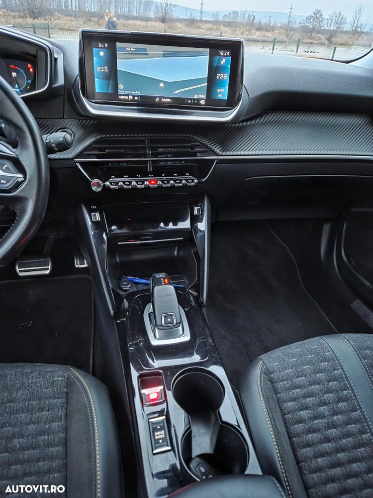 Peugeot 2008 1.5 BlueHDI 130 S&S EAT8 GT - 17