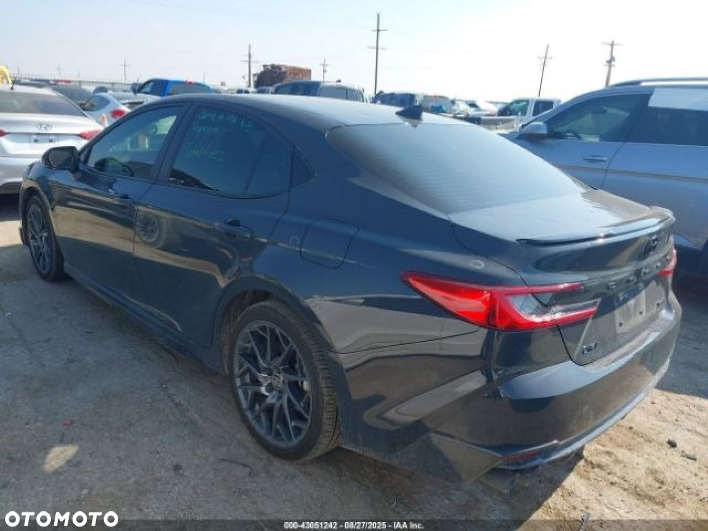 Toyota Camry - 4