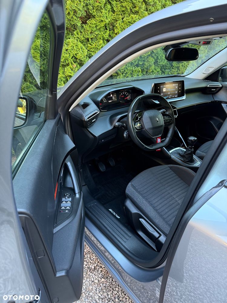 Peugeot 2008 - 11