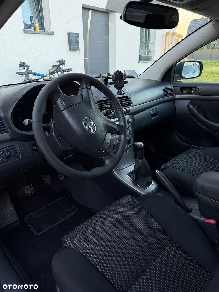 Toyota Avensis 1.8 VVT-i Luna - 5