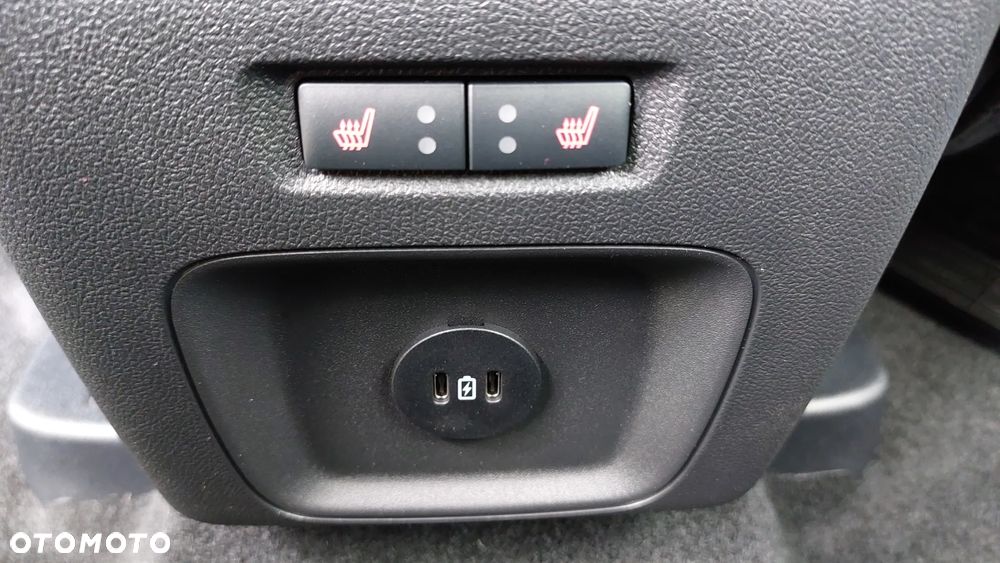 Ford Kuga 2.5P PHEV FWD ST-Line X eCVT - 32