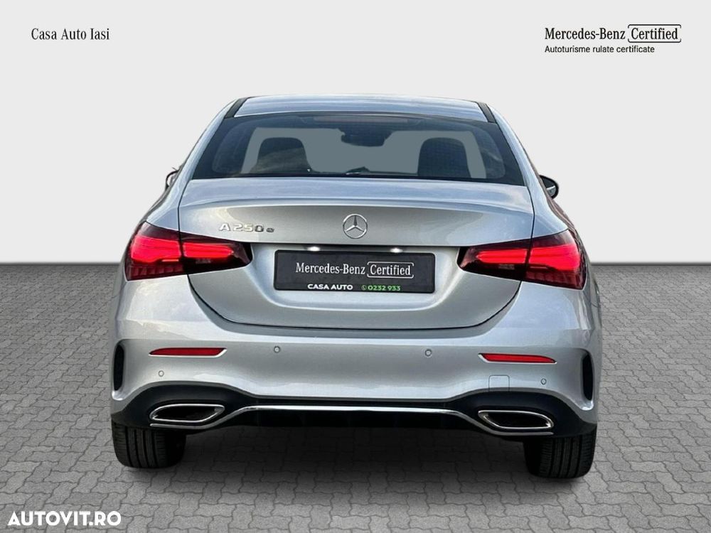Mercedes-Benz A 250 e Sedan 8G-DCT AMG Line - 6