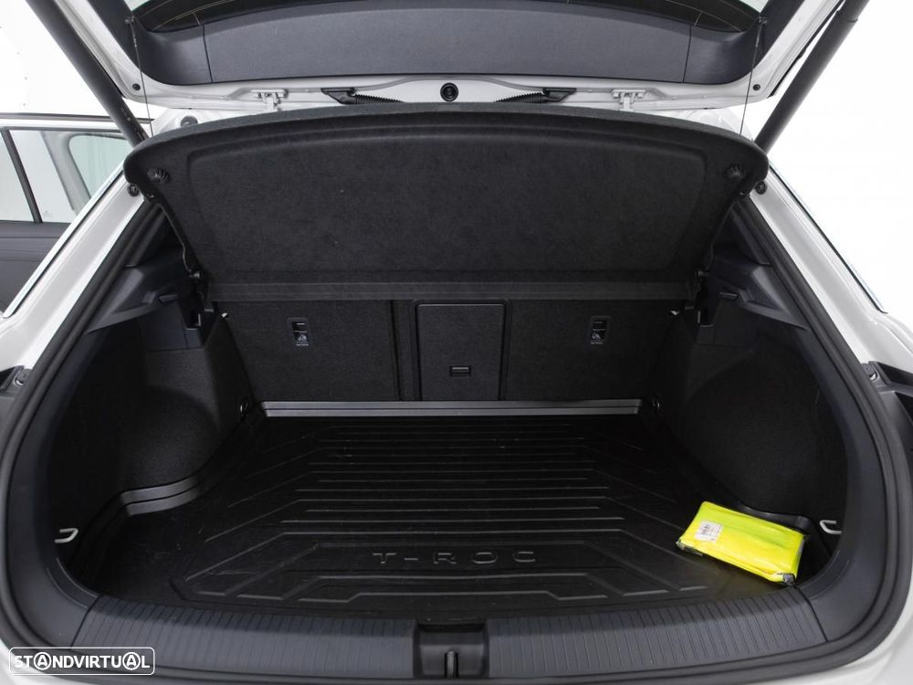 VW T-Roc 1.5 TSI R-Line DSG - 13