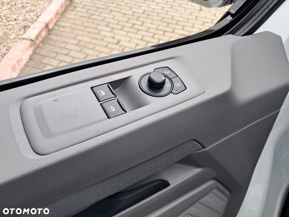 Volkswagen Transporter - 17