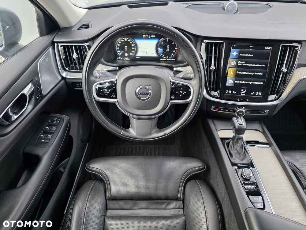 Volvo V60 Cross Country - 17