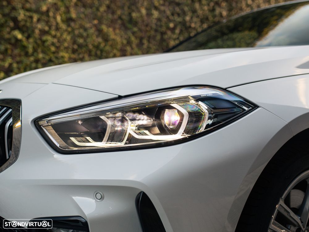 BMW 116 d Pack Desportivo M - 8