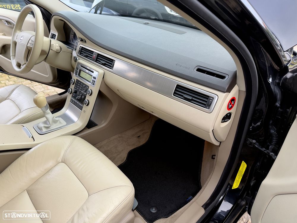 Volvo V70 2.4 D5 Momentum - 49